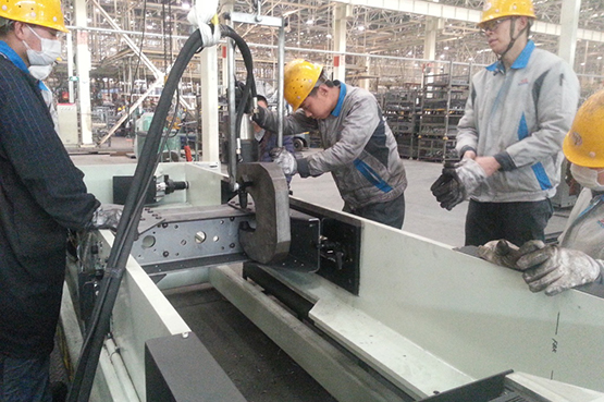 选择哪种压铆机比较好？工作原理是什么？--蓝狮娱乐